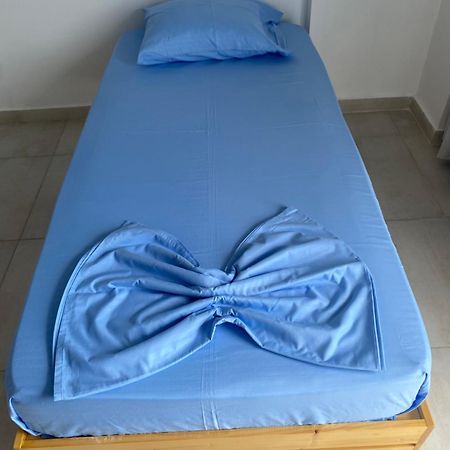 Eleni'S Holiday Rooms Himare Exterior photo